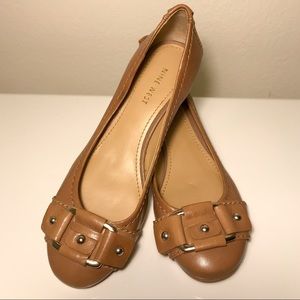 Nine West Tan Size 6 Kitten Heels with Buckle